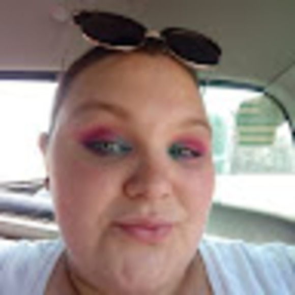 Meet your Posher, Abby - Picture 1 of 1